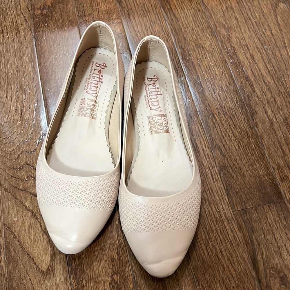 Flats nude size 37  (6,5-7)​​​​​​​​​